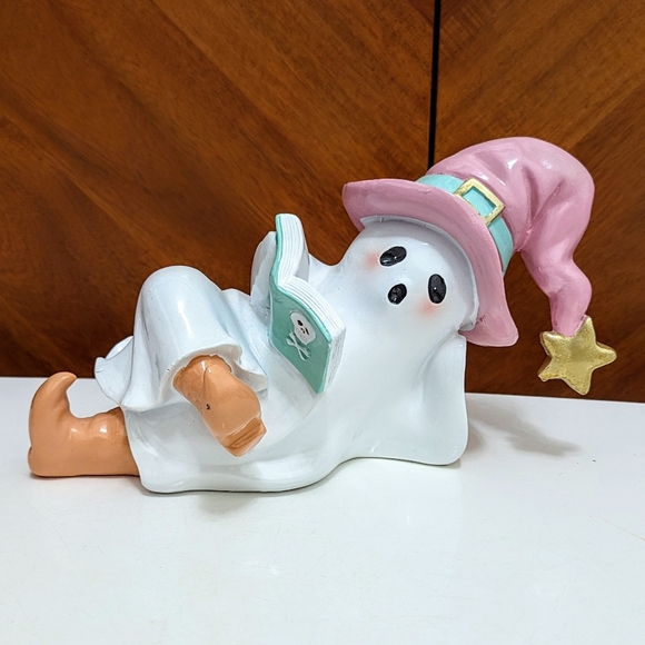 Nee Pastel Edition Ghost Reading Book Witch Hat Halloween Decor RARE - Picture 1 of 2
